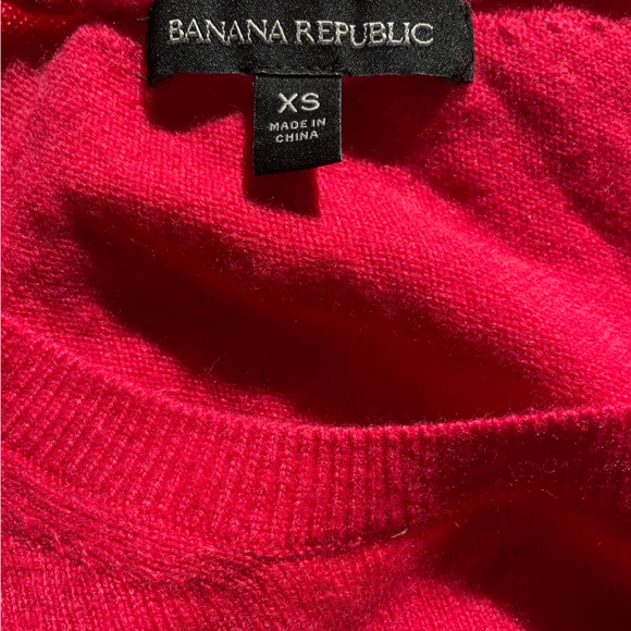Banana Republic Red Wool/Cashmere blend sweater - Picture 5 of 5